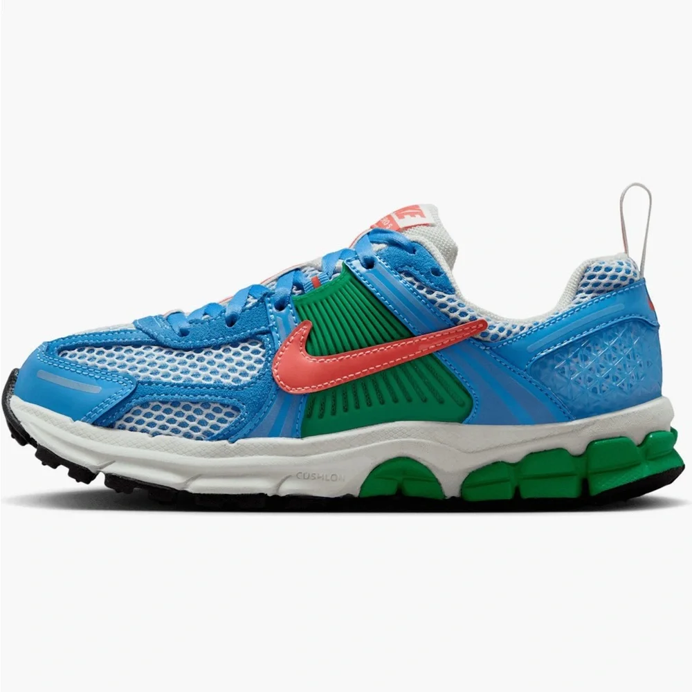 NIKE - Vomero 5 BG, Size: 8.5 Women’s / 7 Youth
